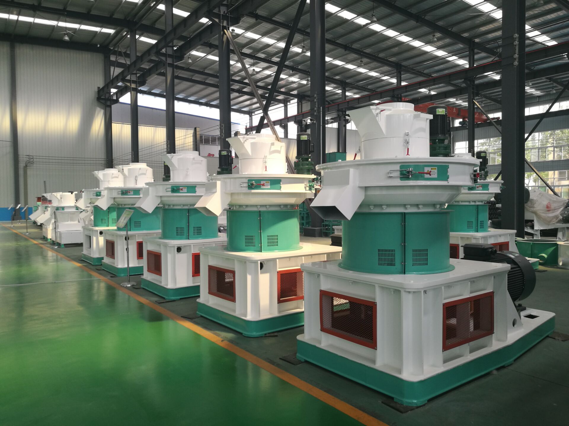 生物質(zhì)燃料顆粒機(jī) 生物質(zhì)燃料顆粒機(jī)